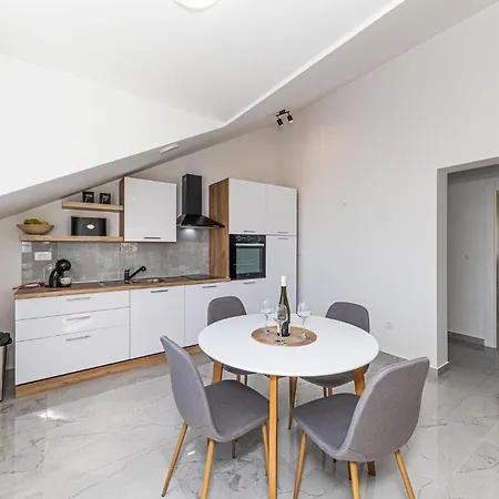 Cozy In Kastel Stari With Kitchen Apartment *