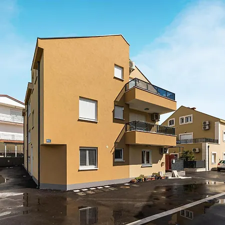 Apartment Cozy In Kastel Stari With Kitchen