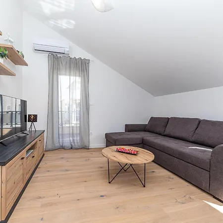 Cozy In Kastel Stari With Kitchen Apartment *