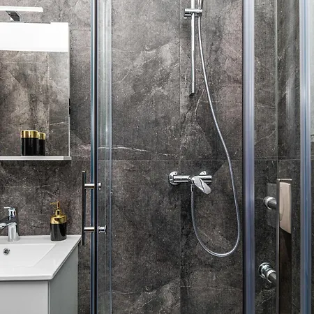 Apartment Lovely In Kastel Stari Kastela