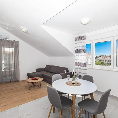 Lovely In Kastel Stari *