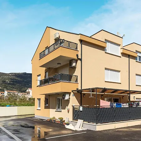 Lovely In Kastel Stari Apartment *